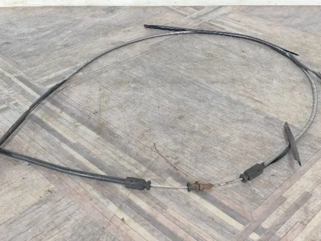 Трос открывания капота Land Rover Sport L320