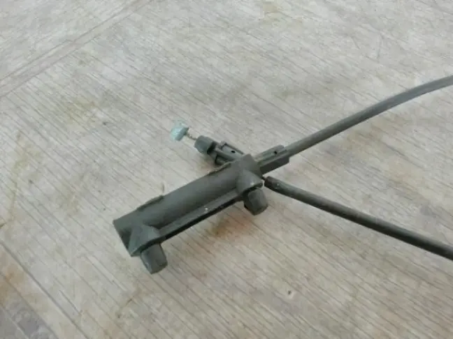 Трос капота Land Rover Sport L320 05-09