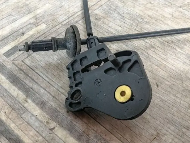 Трос капота Land Rover Sport L320 05-09