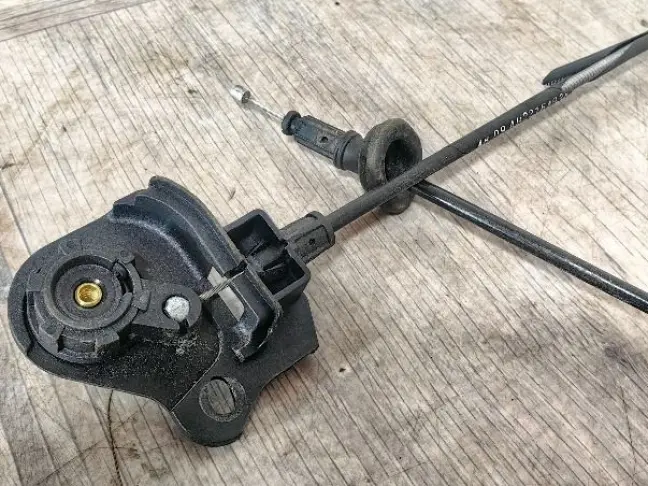 Трос капота Land Rover Sport L320 09-13