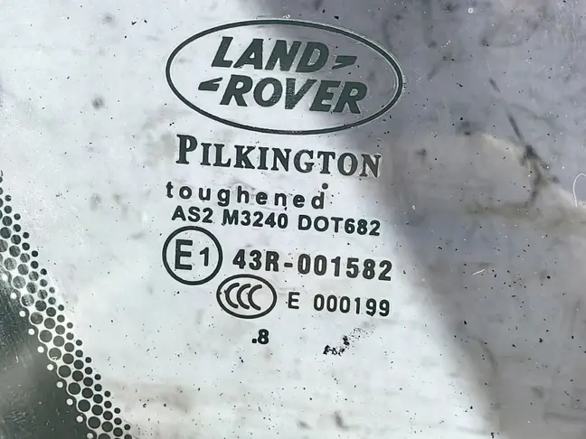 Стекло багажника левое Land Rover Freelander 2