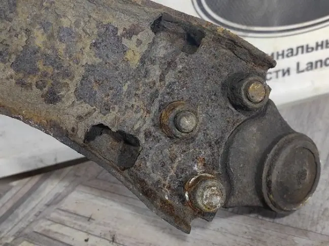 Рычаг левый передний Land Rover Freelander 2 2.2