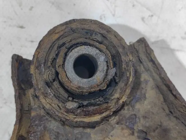 Рычаг левый передний Land Rover Freelander 2 2.2