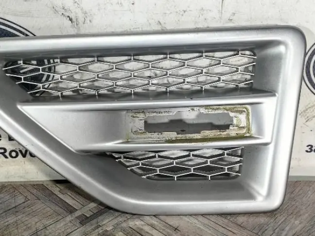 Решетка жабра левая Land Rover Freelander 2