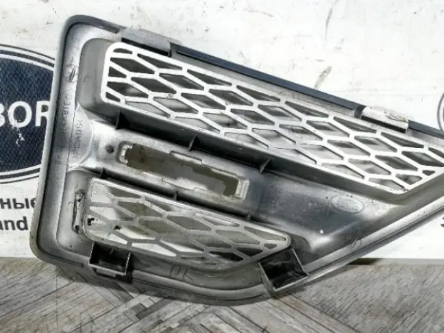 Решетка жабра левая Land Rover Freelander 2