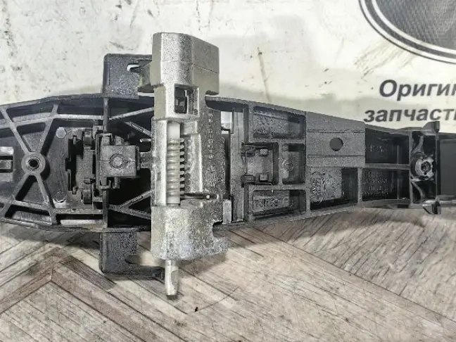 Ручка задняя левая Land Rover Freelander 2 L359