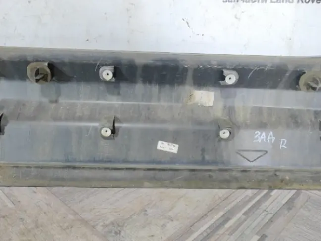 Молдинг правый задний Land Rover Freelander 2