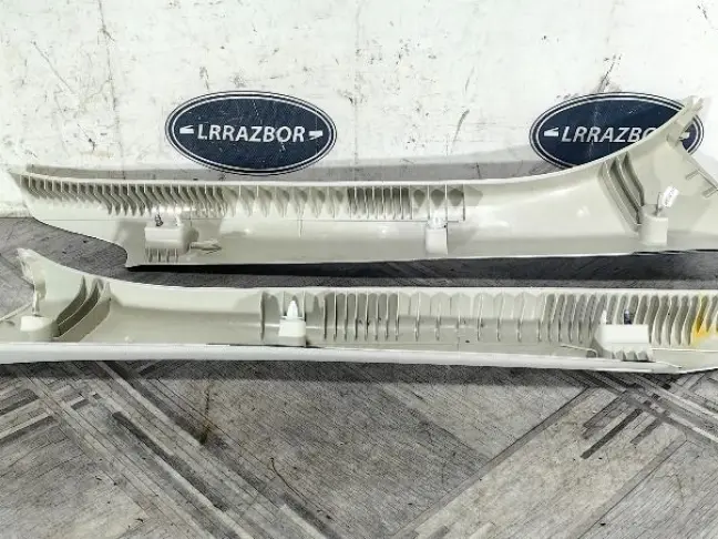 Обшивки стоек перед Land Rover Freelander 2 L359