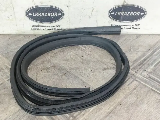 Уплотнитель двери задний Land Rover Freelander 2