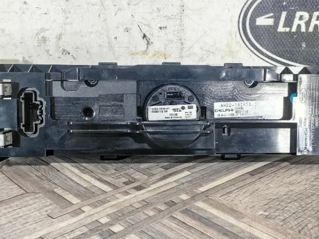 Панель магнитолы Range Rover Sport L320 09-13: фото #6