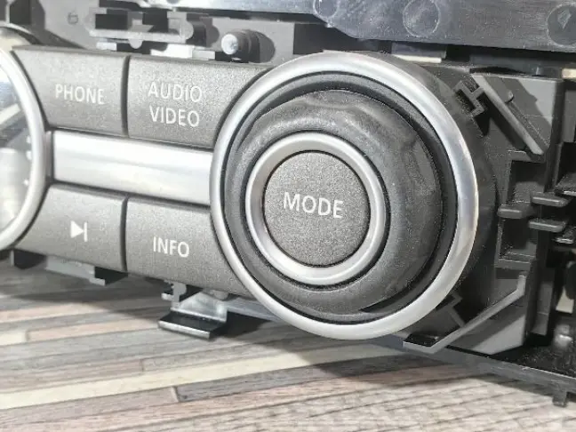 Панель магнитолы Range Rover Sport L320 09-13: фото #4