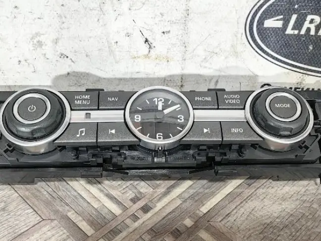 Панель магнитолы Range Rover Sport L320 09-13: фото #1