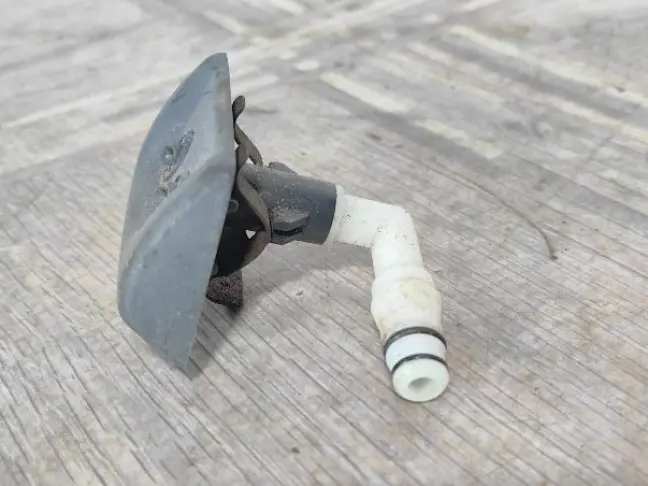 Форсунка фароомывателя правая Range Rover L320