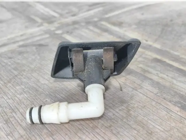 Форсунка фароомывателя правая Range Rover L320