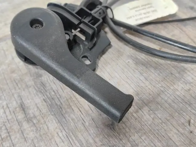 Трос капота Land Rover Sport L320 09-13