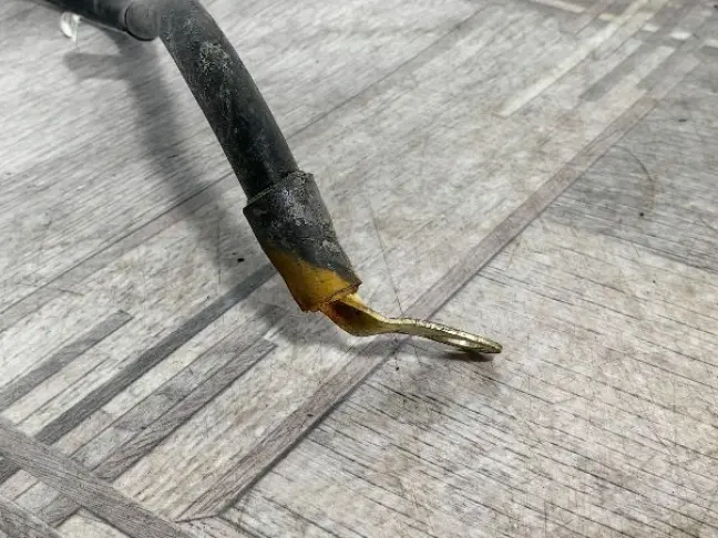 Клемма минус DISCOVERY 3 L319 05-09