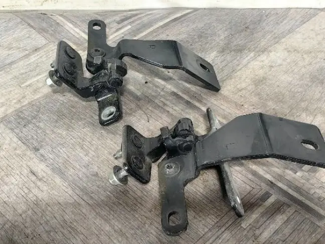 Петли крышки багажника Range Rover Sport L320