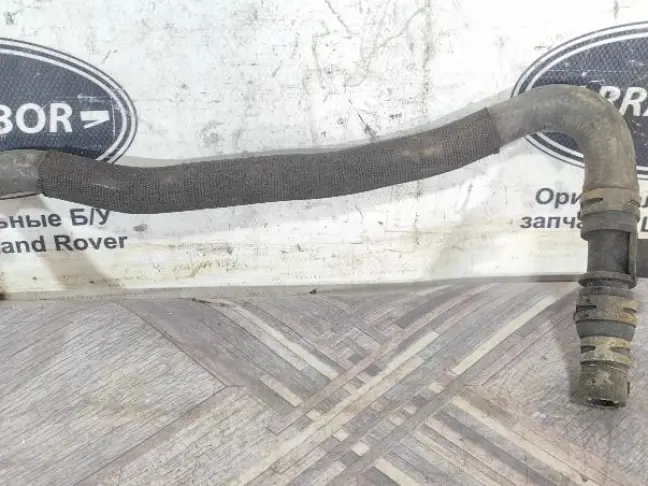 Патрубок помпы Range Rover 4.2 428PS