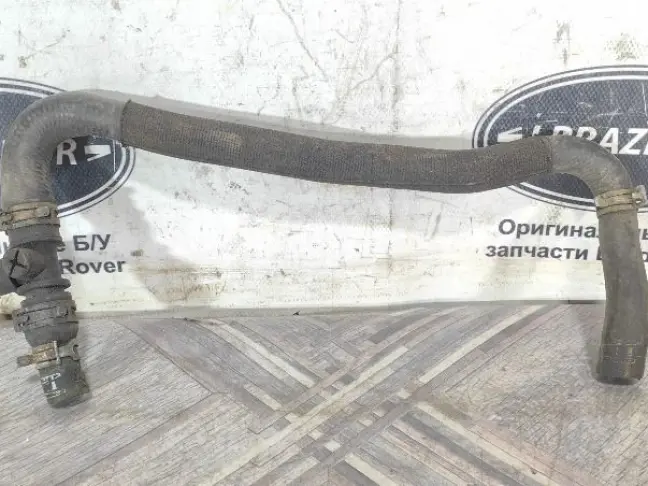 Патрубок помпы Range Rover 4.2 428PS
