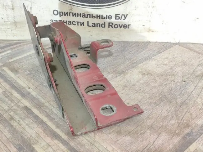 Кронштейн панели левый DISCOVERY 3/4 L319