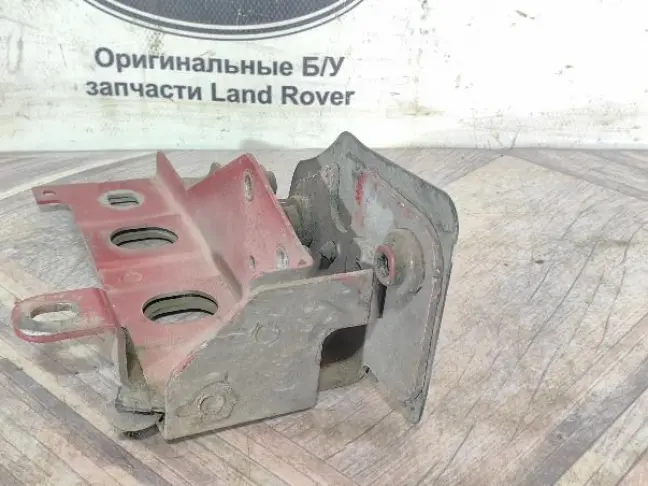 Кронштейн панели левый DISCOVERY 3/4 L319