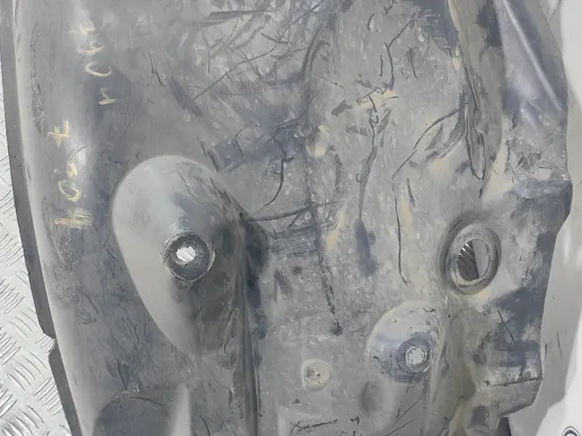 Подкрылок передний левый Range Rover Sport L320