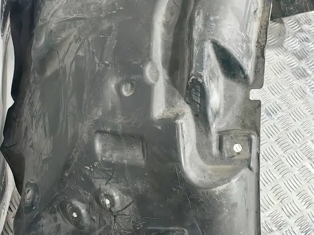 Подкрылок передний левый Range Rover Sport L320