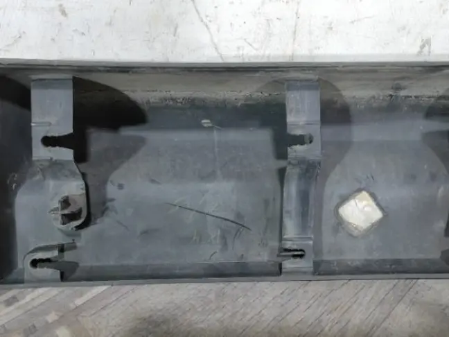 Молдинг двери задний левый  Range Rover Sport 320