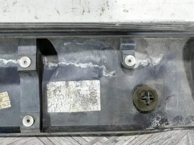 Молдинг двери задний левый  Range Rover Sport 320