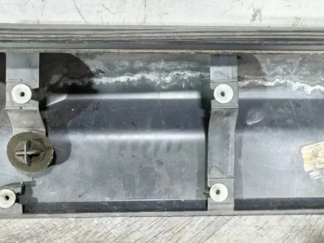 Молдинг двери задний левый  Range Rover Sport 320