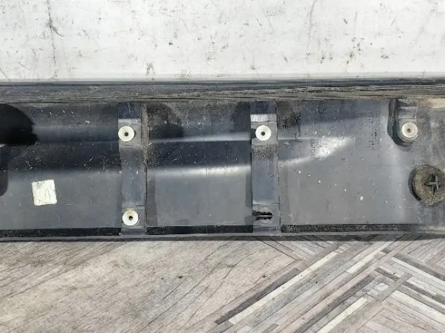 Молдинг двери задний левый  Range Rover Sport 320