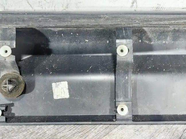 Молдинг двери задний левый  Range Rover Sport 320