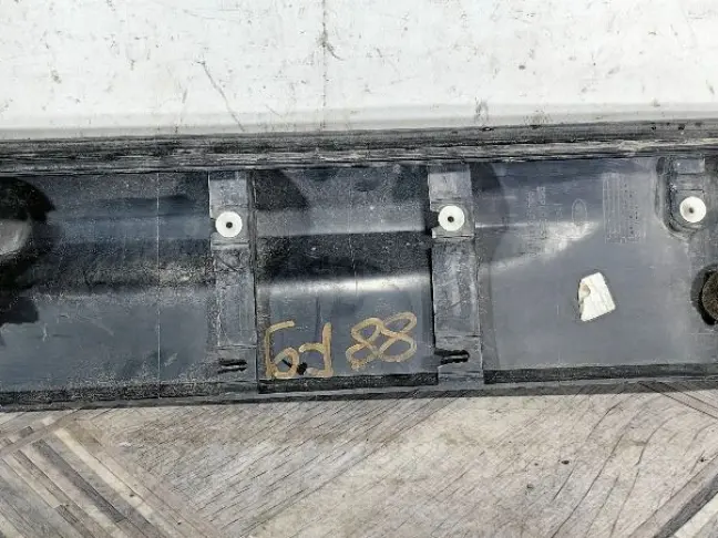 Молдинг двери задний левый  Range Rover Sport 320