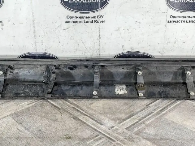 Молдинг передний левый  Range Rover Sport L320
