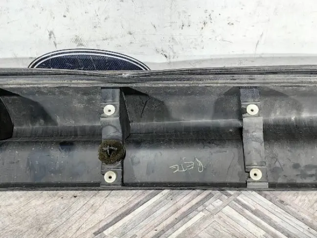 Молдинг передний левый  Range Rover Sport L320