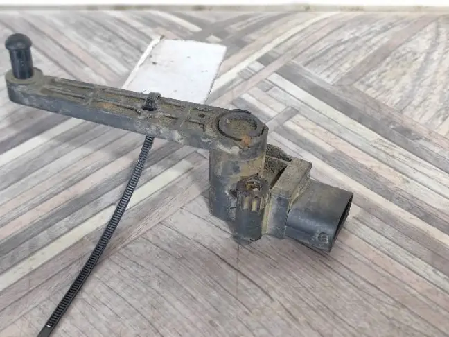 Датчик положения кузова задний RRS L320 рест