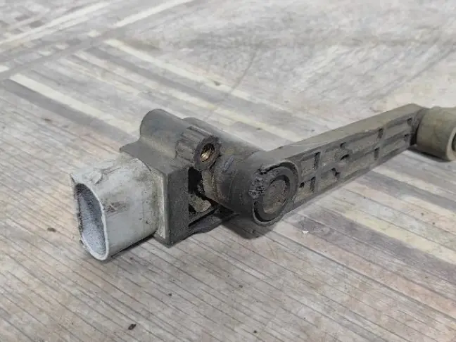 Датчик положения кузова задний RRS L320 рест