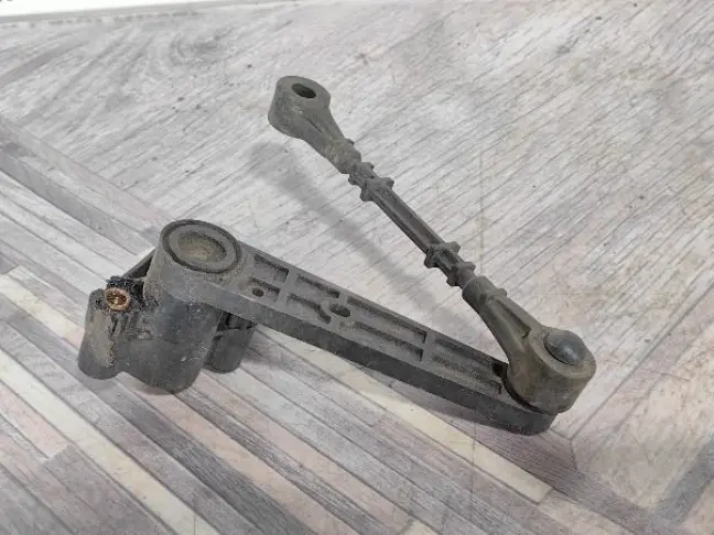 Датчик положения кузова задний RRS L320 рест