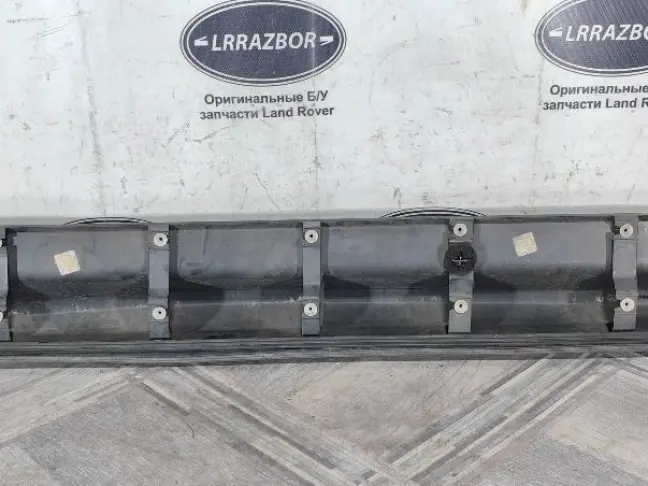 Молдинг передний правый  Range Rover Sport L320