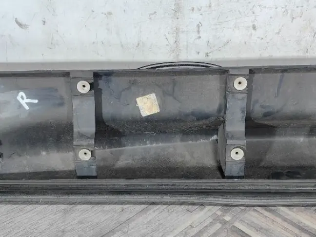 Молдинг передний правый  Range Rover Sport L320