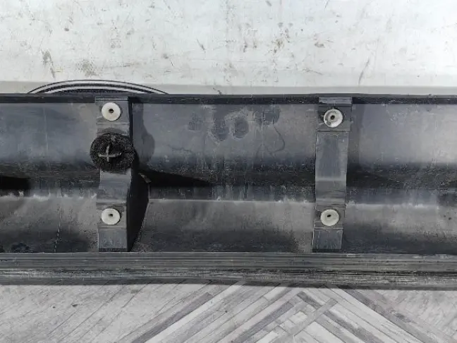 Молдинг передний правый  Range Rover Sport L320