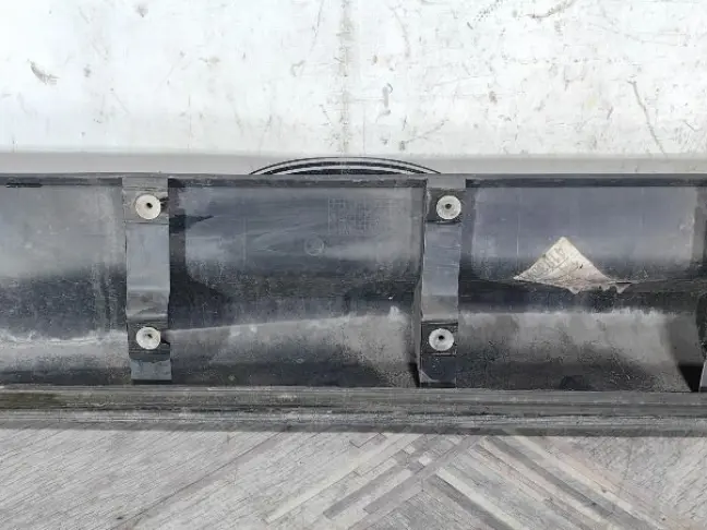 Молдинг передний правый  Range Rover Sport L320