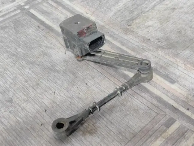 Датчик положения кузова задний RRS L320 дорест