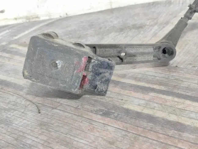 Датчик положения кузова задний RRS L320 дорест