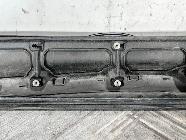 Молдинг передний правый  Range Rover Sport L320