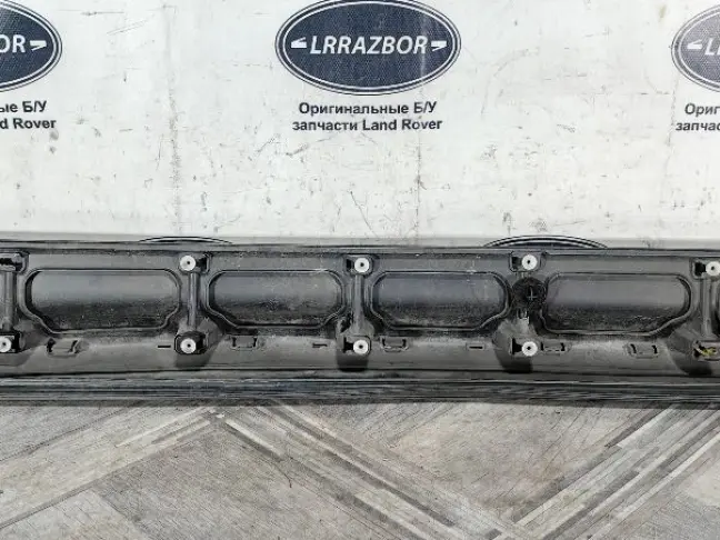 Молдинг передний правый  Range Rover Sport L320
