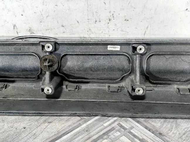 Молдинг передний правый  Range Rover Sport L320