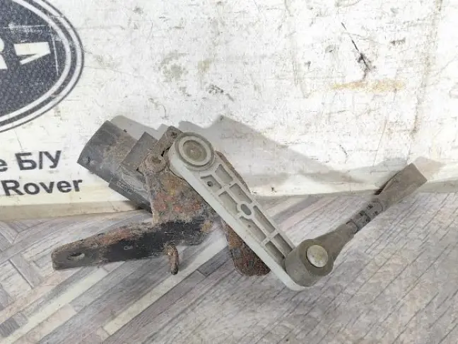 Датчик положения кузова передний RRS L320 рест