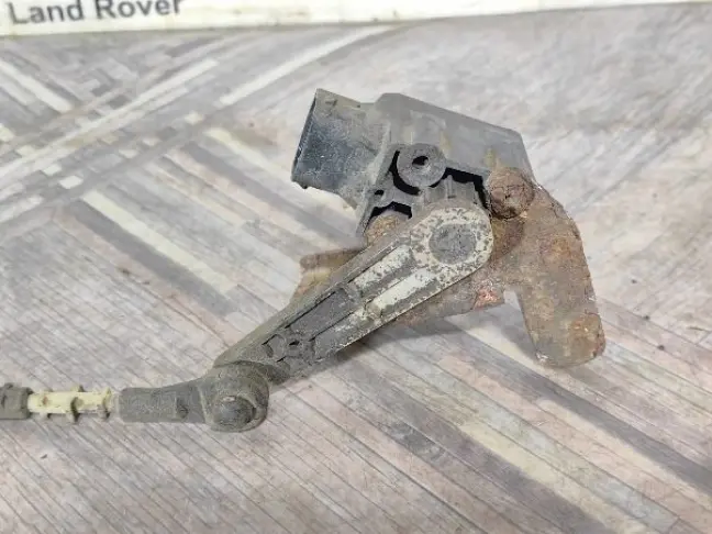 Датчик положения кузова передний RRS L320 дорест