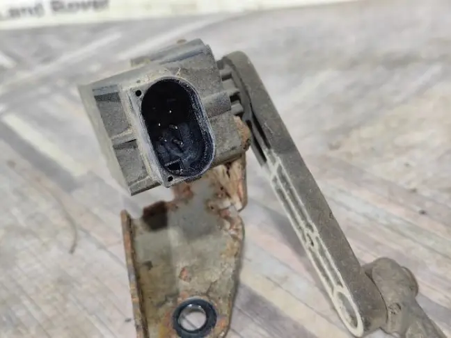 Датчик положения кузова передний RRS L320 дорест